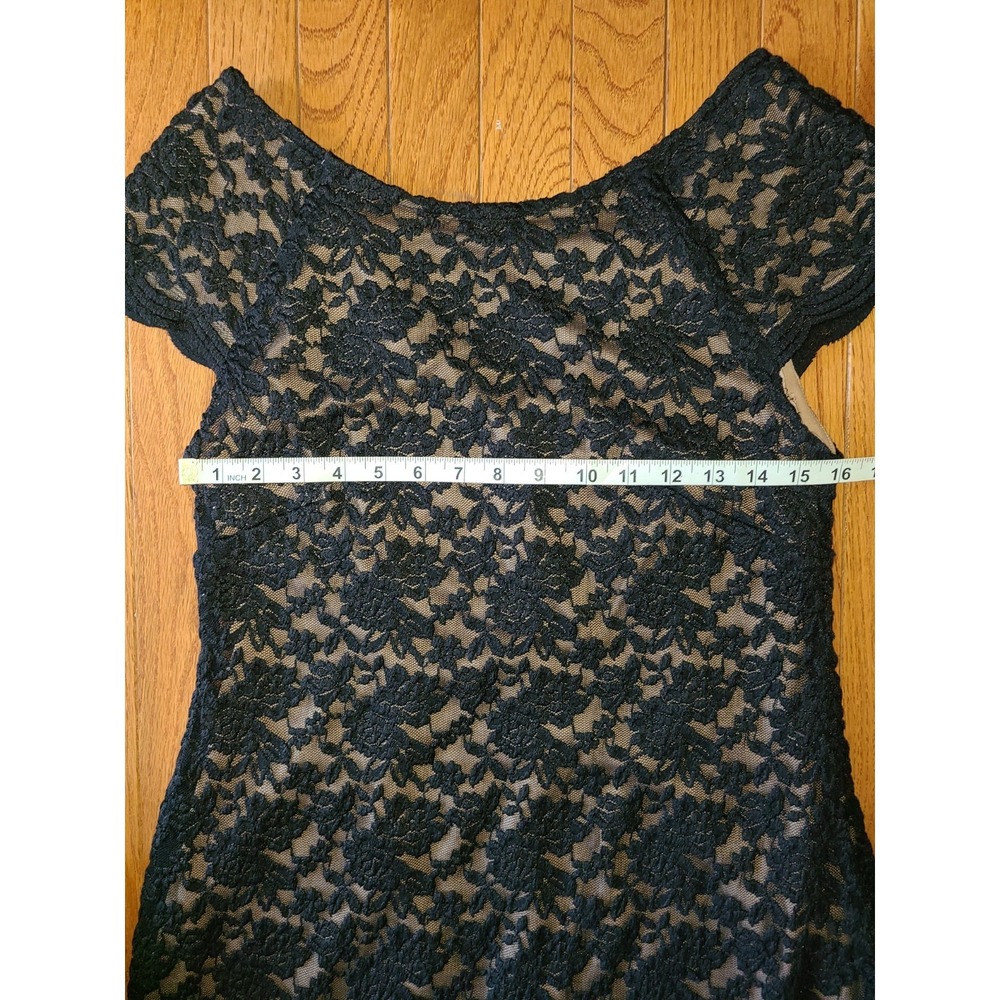 Dressbarn db Lace Sheath Dress Woman Sz 12 Black Tan Excellent Cap Sleeve Gothy - Picture 4 of 12